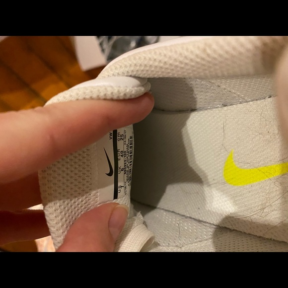 Nike Course Classic White Sneakers sz 7 - BNWOT - Picture 4 of 6